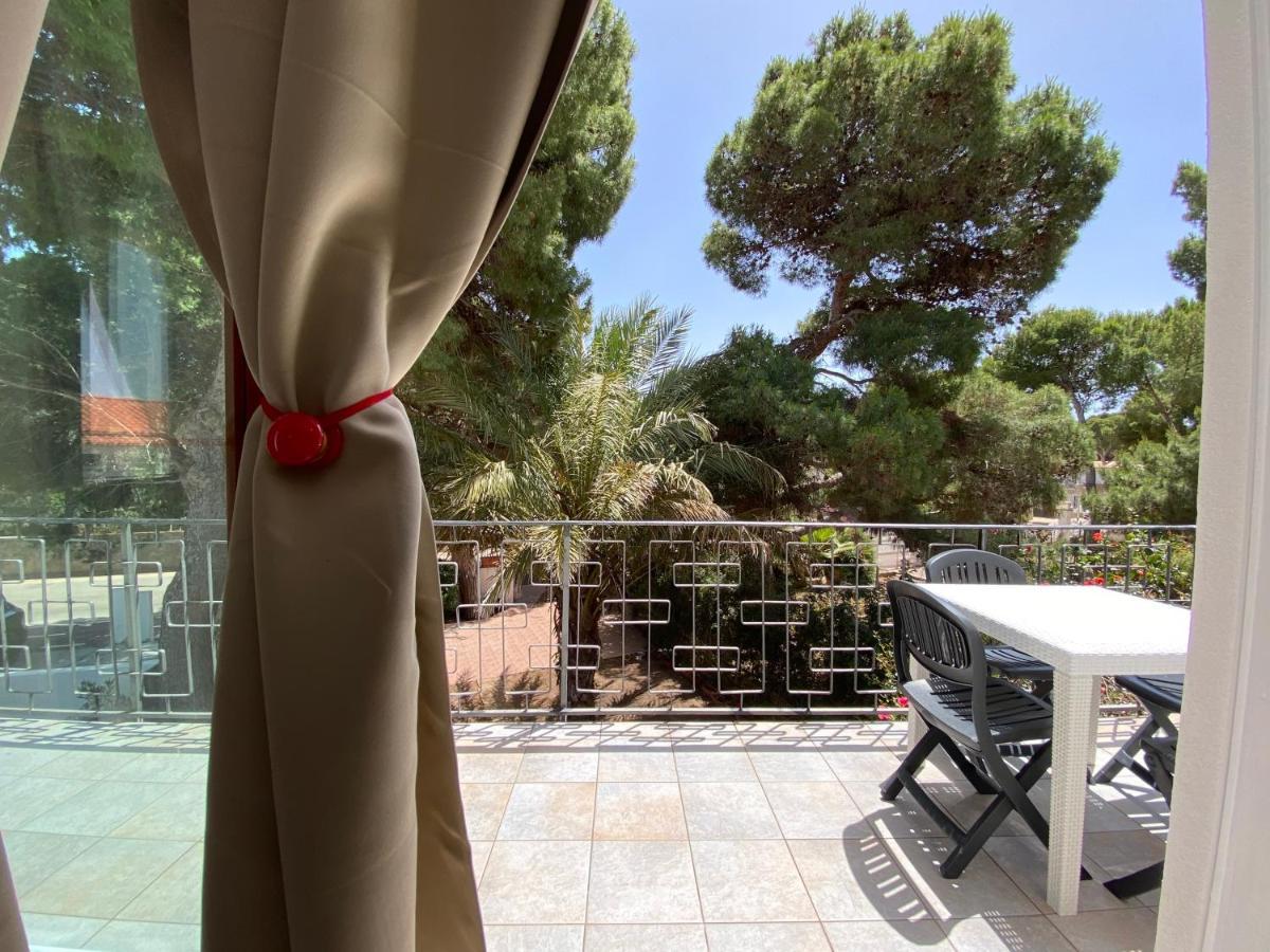 Sabrina Apartments Porto Pino Ngoại thất bức ảnh